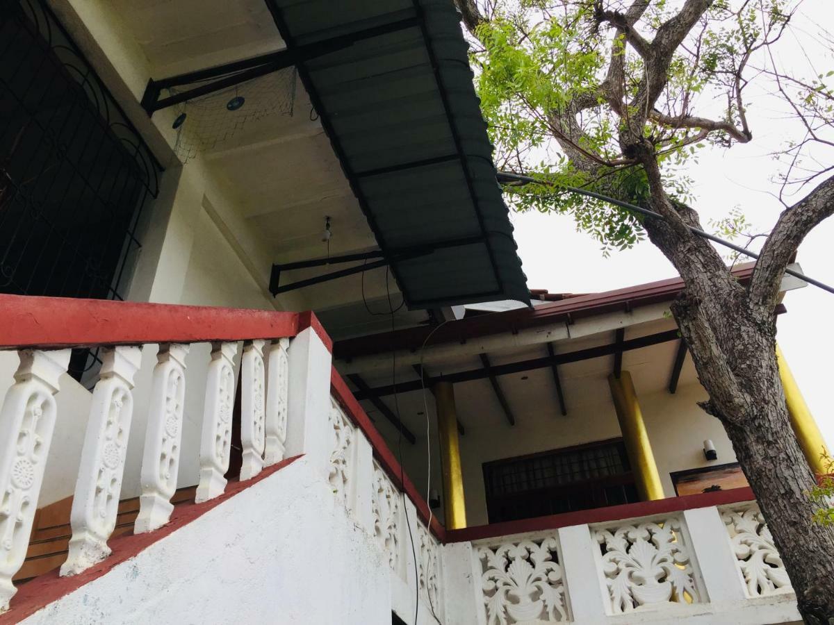 White House Daire Negombo Dış mekan fotoğraf