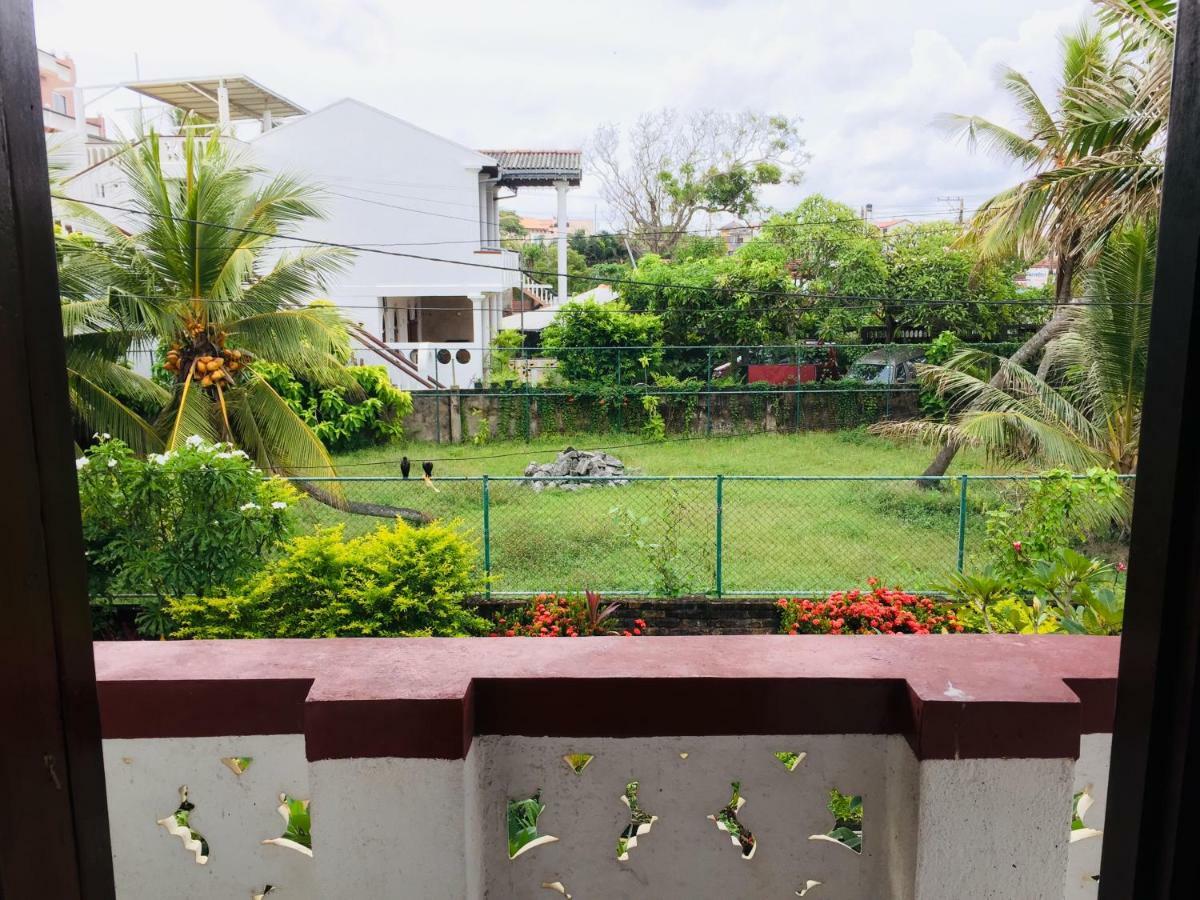 White House Daire Negombo Dış mekan fotoğraf