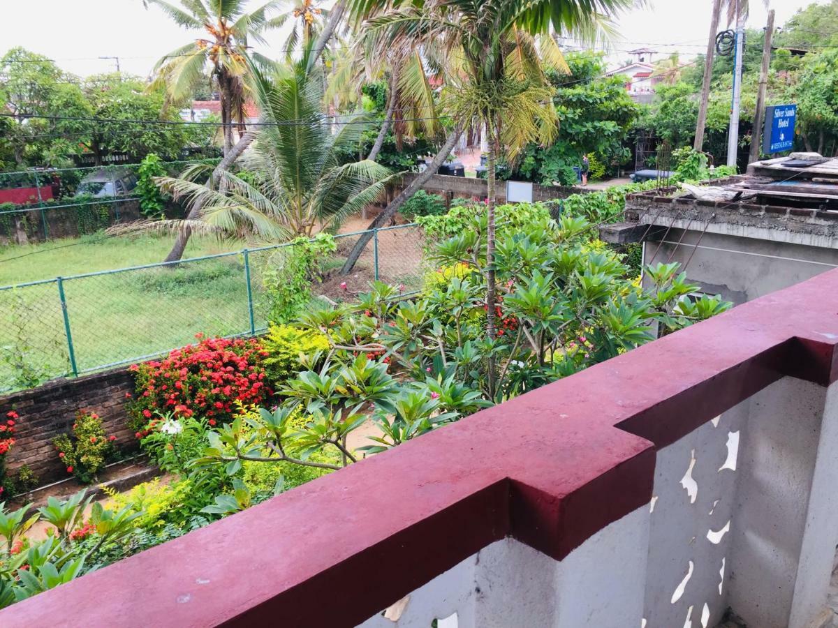 White House Daire Negombo Dış mekan fotoğraf