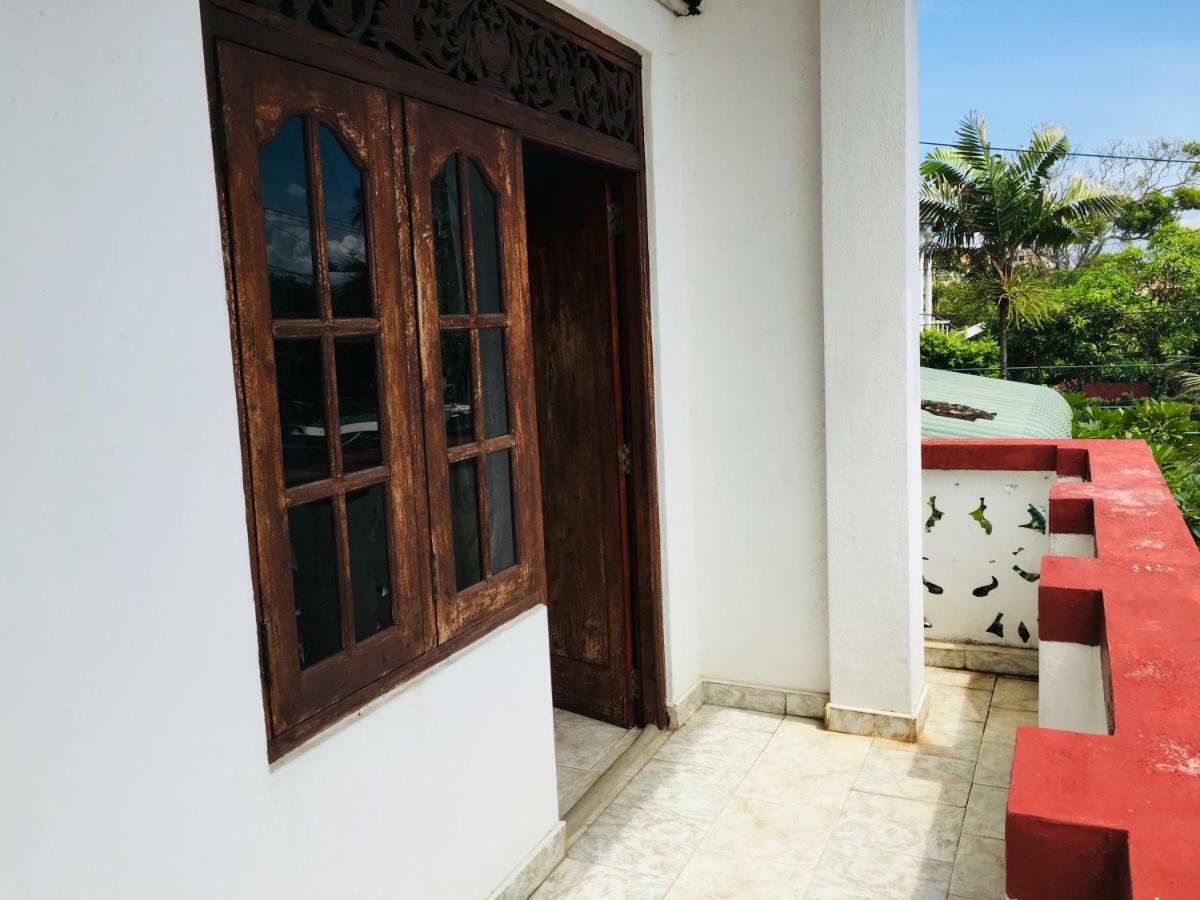 White House Daire Negombo Dış mekan fotoğraf